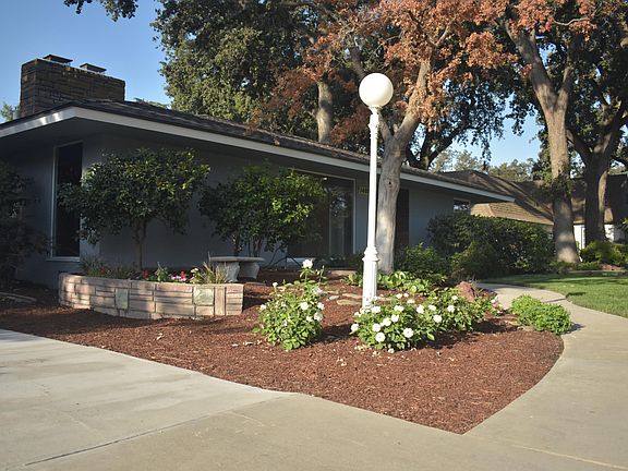 4th image of 1403 W Beverly Dr