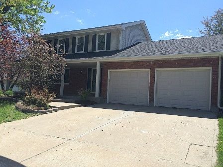 1st image of 905 N Forest Ln