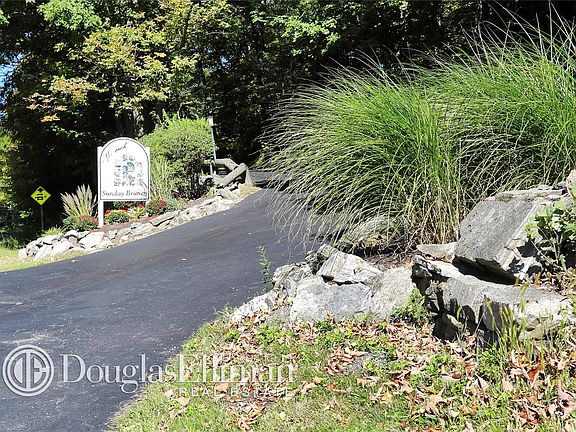 4th image of 1292 Route 22