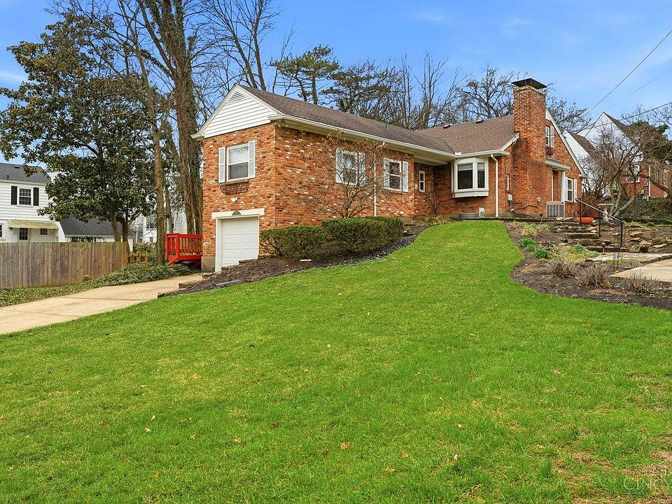 1st image of 7027 Glenellyn Dr