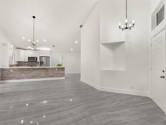 2nd image of 224 E Bayridge Dr #0