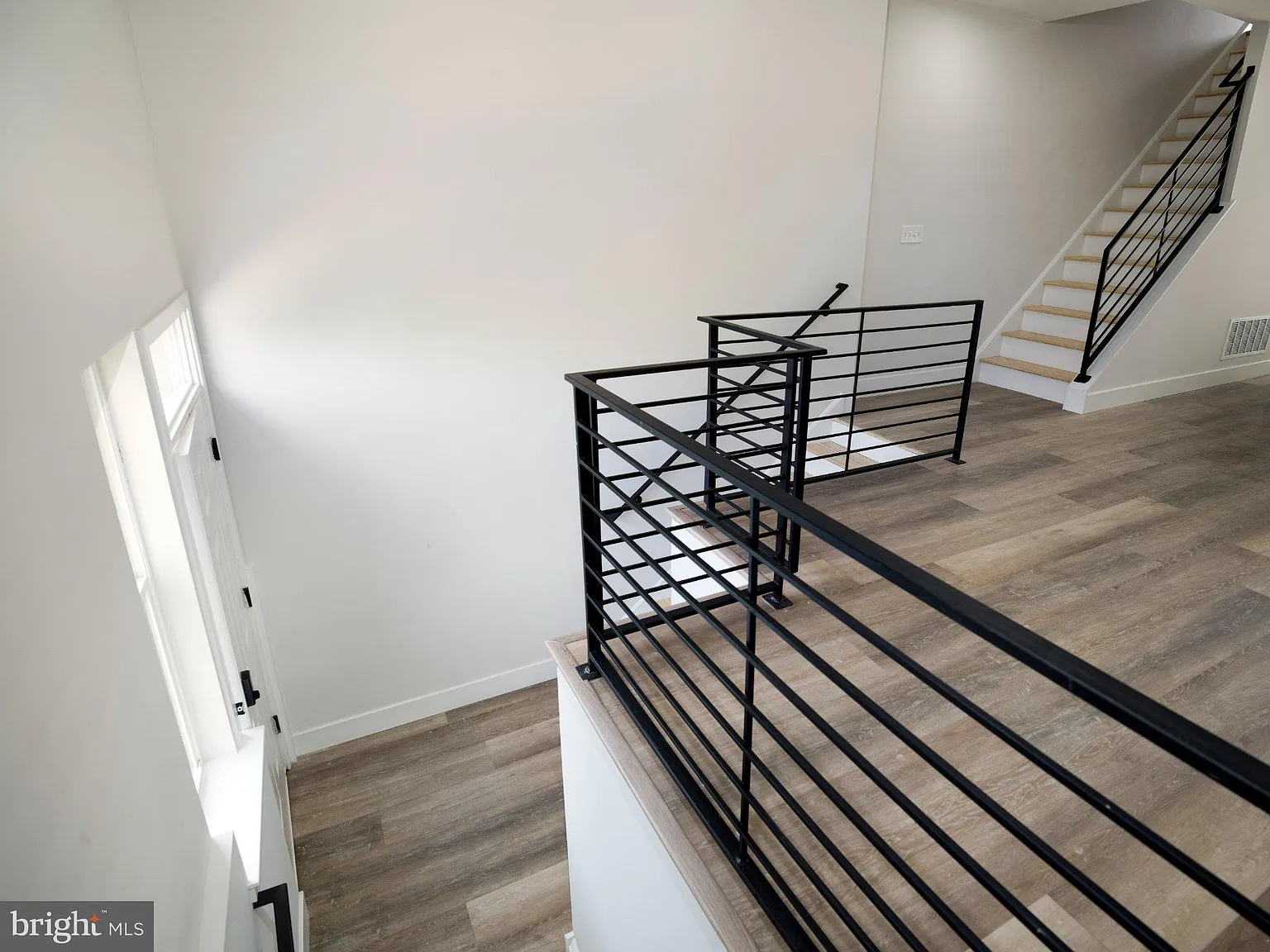 3 bed, 2.5 bath, 2943 sqft, $3,650 — Photo 3