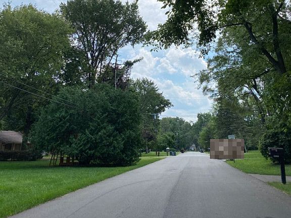 4th image of 23631 Philip Dr