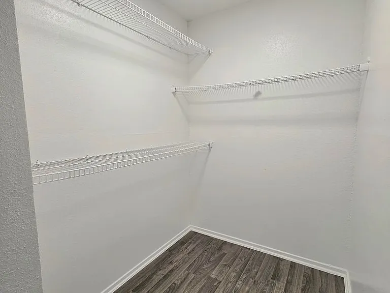 534 Hunt Ln — Photo 43