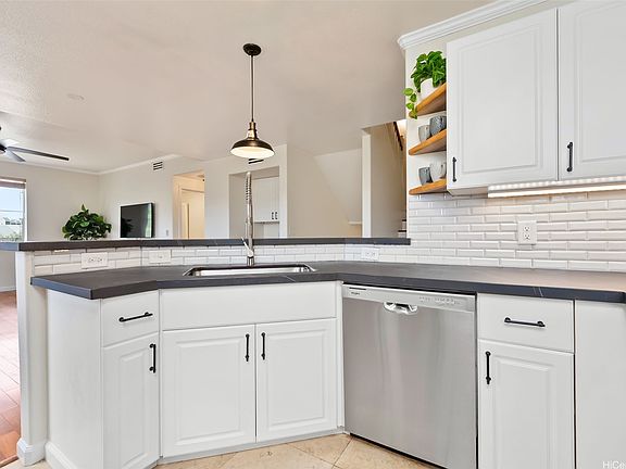 2nd image of 7018 Hawaii Kai Dr Unit 312