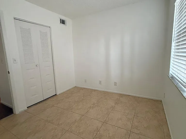 1548 SE Royal Green Cir #M-103 — Photo 12