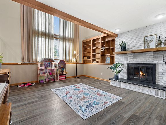 4th image of 6646 Cardinal Cir N