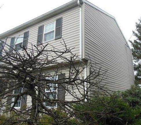 3rd image of 84 Foster Dr