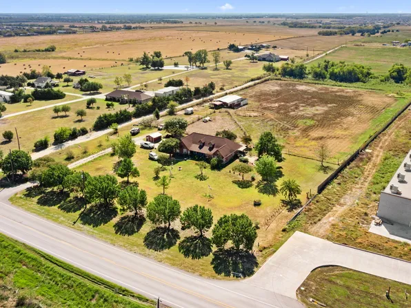 712 E Cook St, Royse City, TX 75189