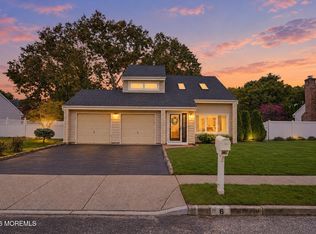 6 Scarlet Lane, Howell, NJ 07731