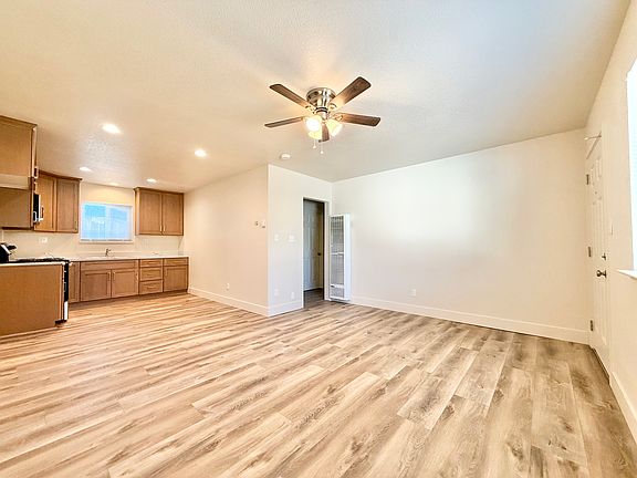 3rd image of 231 S Veach Ave