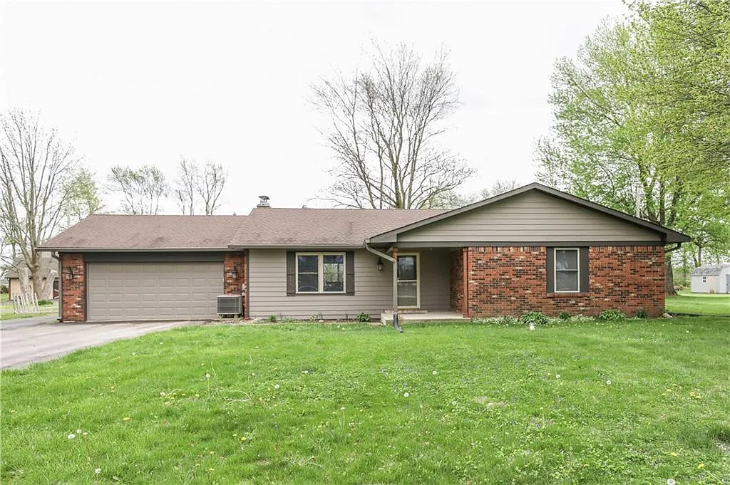 1041 W Rustic Ln photo 1