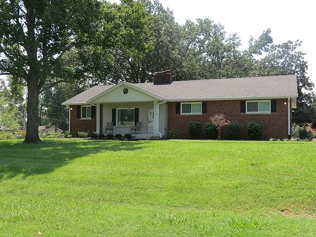 1st image of 1628 Shady Circle Dr