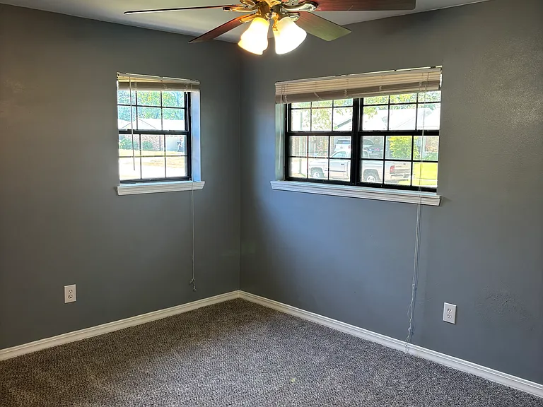 1805 Venus Dr — Photo 8