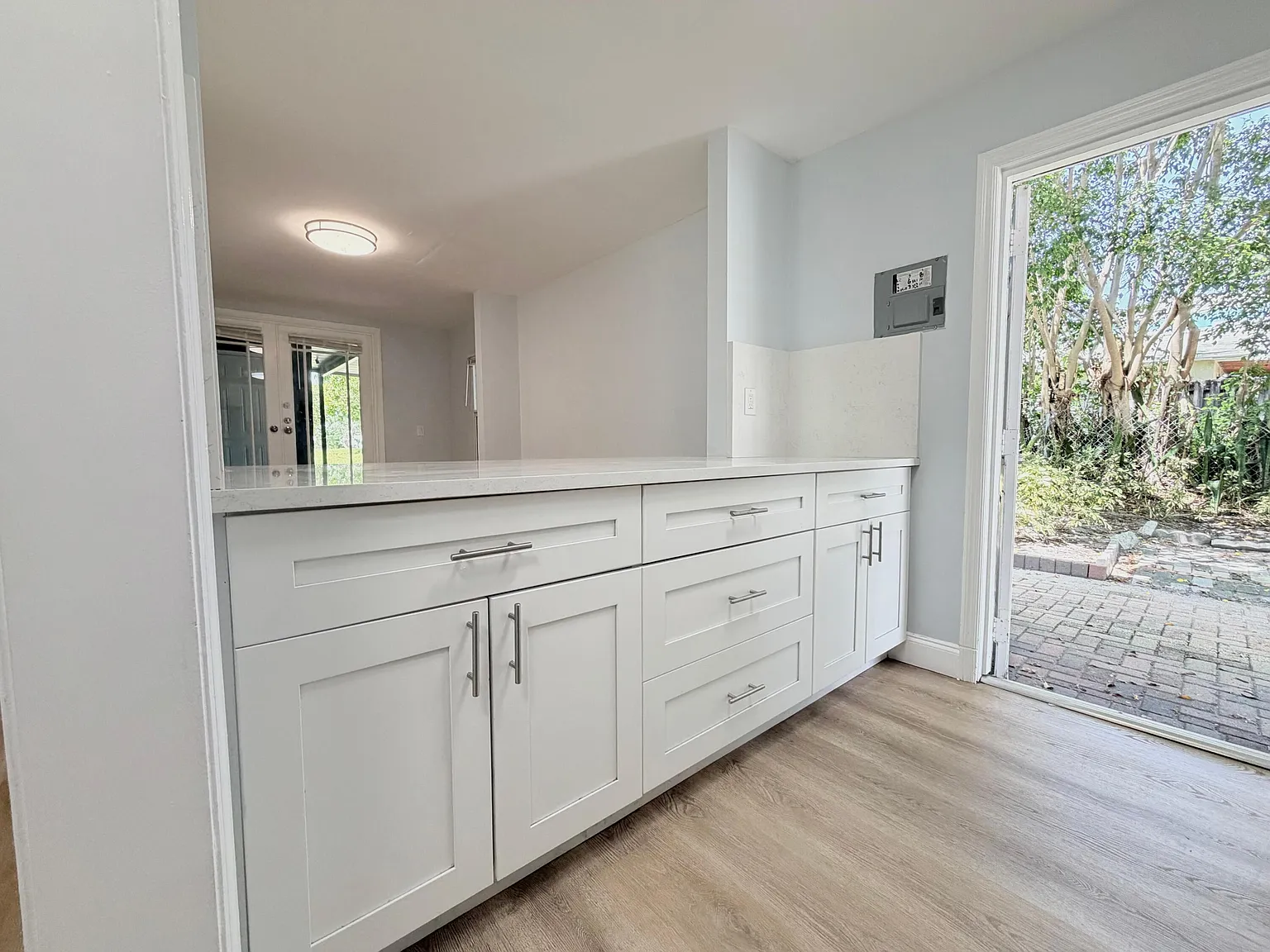 4 bed, 3.0 bath, 1440 sqft, $3,950 — Photo 2