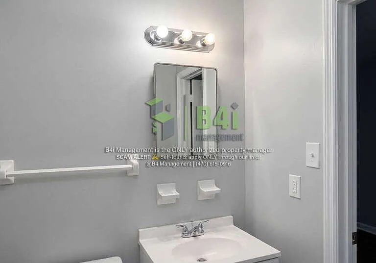 4 Dean Dr — Photo 17