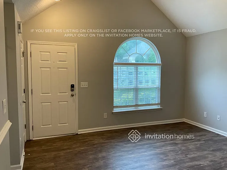 915 Jordans Pond Ln — Photo 2