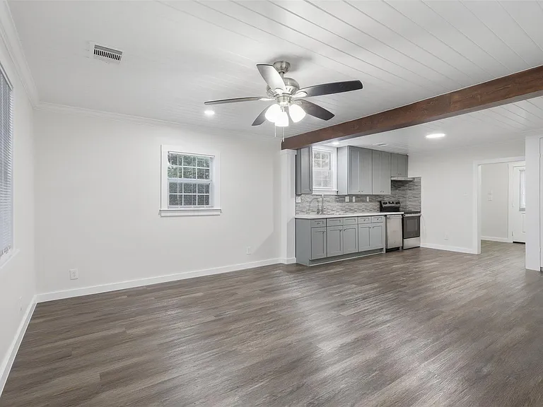1509 Walton St — Photo 4