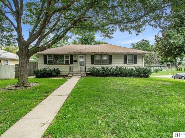 721 S 111th St, Omaha, NE 68154
