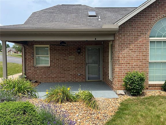 3rd image of 2017 Lake View Dr