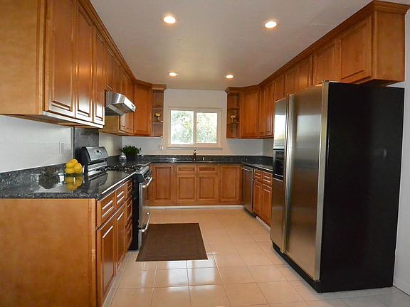 3rd image of 2066 Morrill Ave