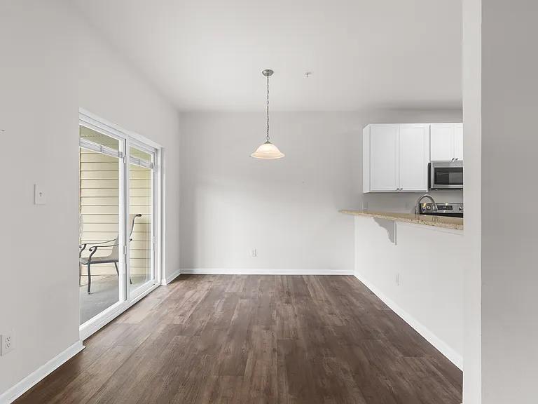 1701 E 1st St — Photo 8