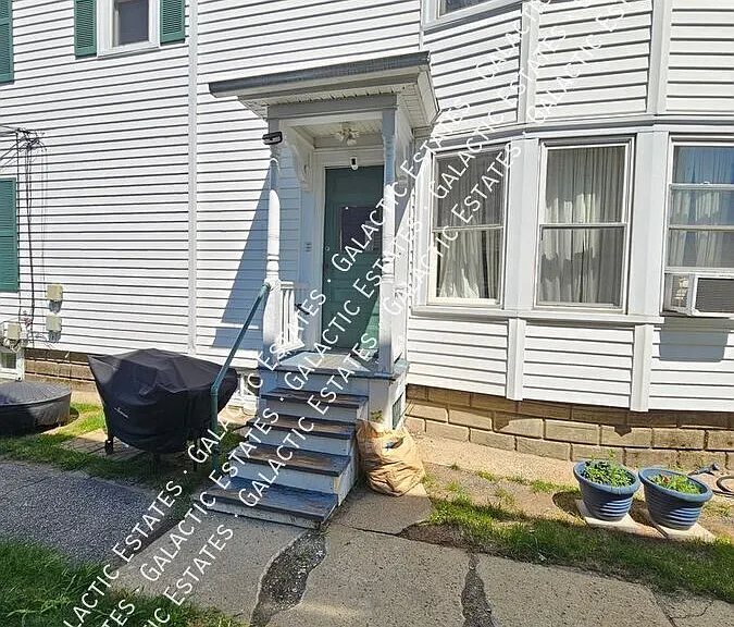 696 Hevey St #3 — Photo 2