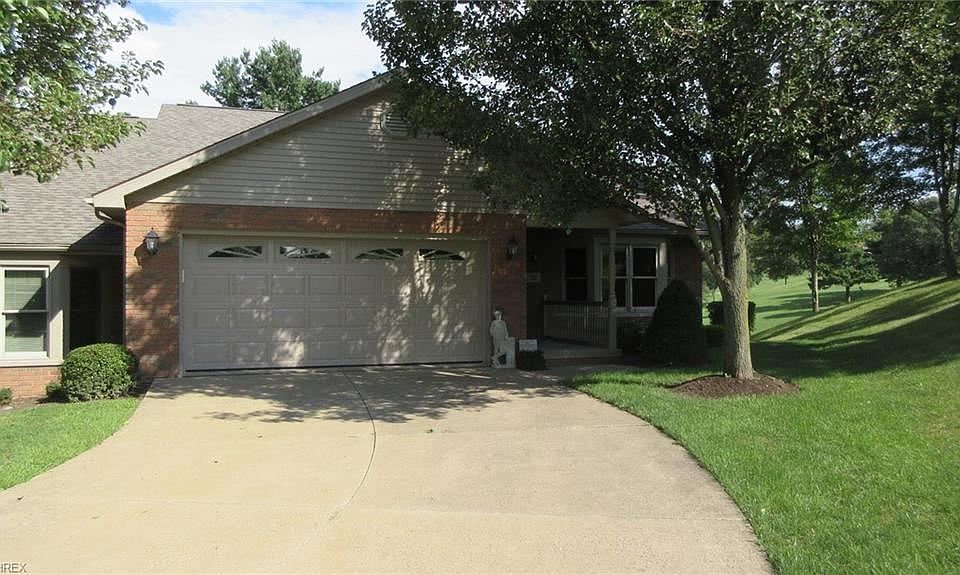 1st image of 131 Oakmont Dr
