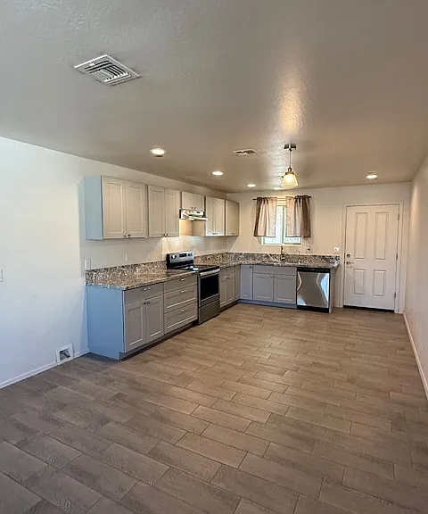 6512 N 59th Dr — Photo 6