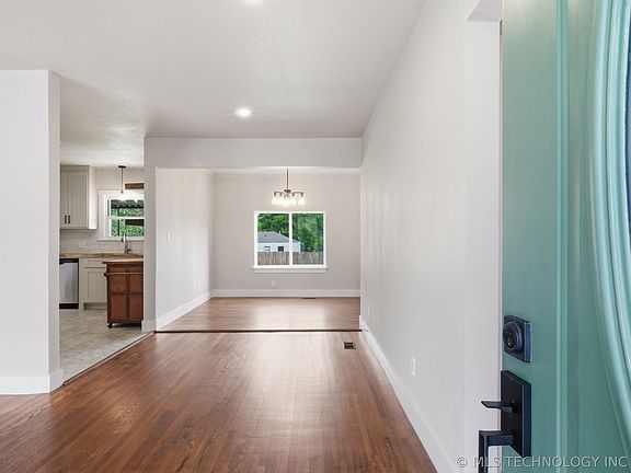 5th image of 4531 E 5th St