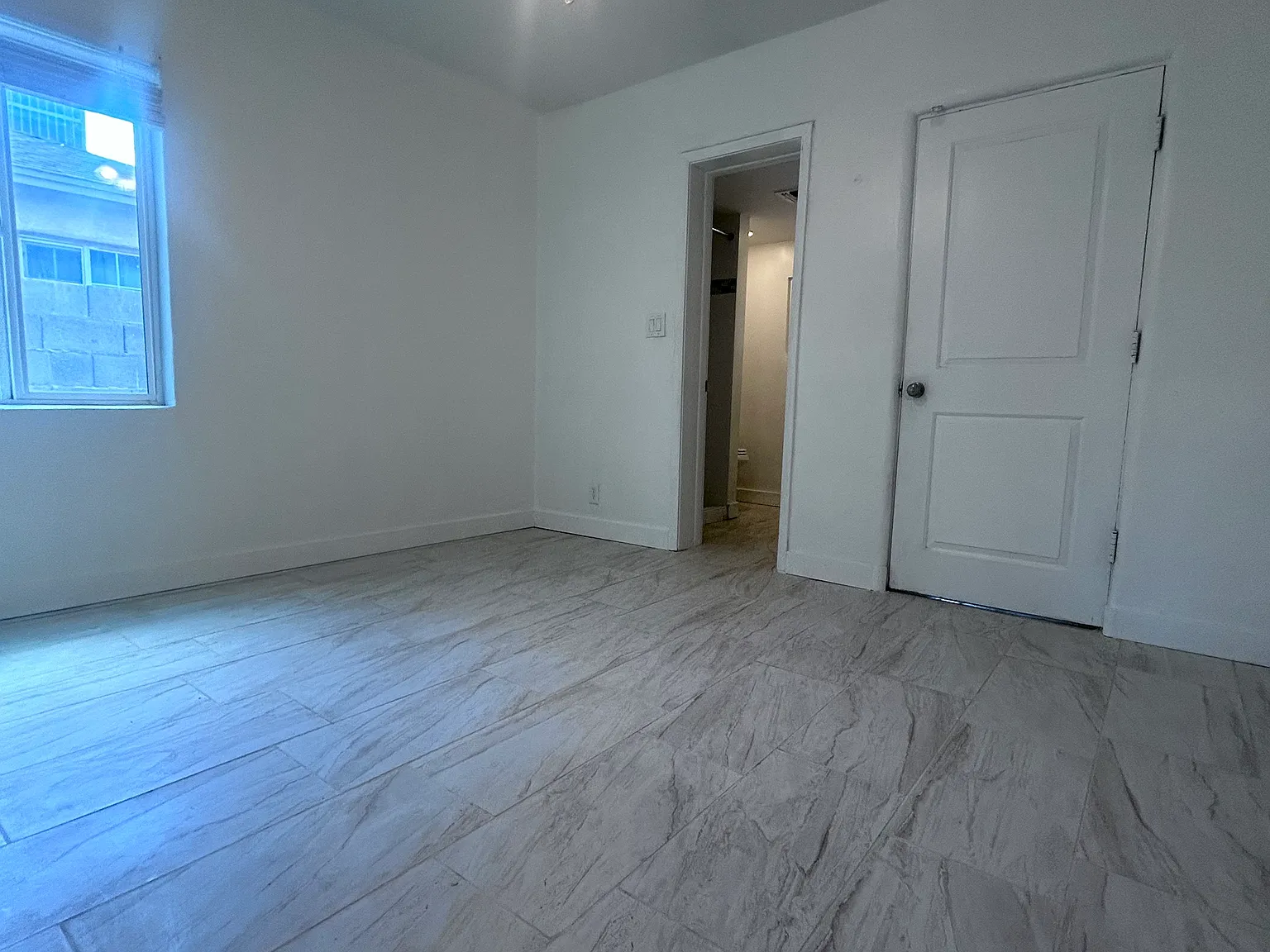 1802 N Whittier Dr — Photo 4