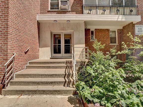 3rd image of 150 Parkway N APT 1B