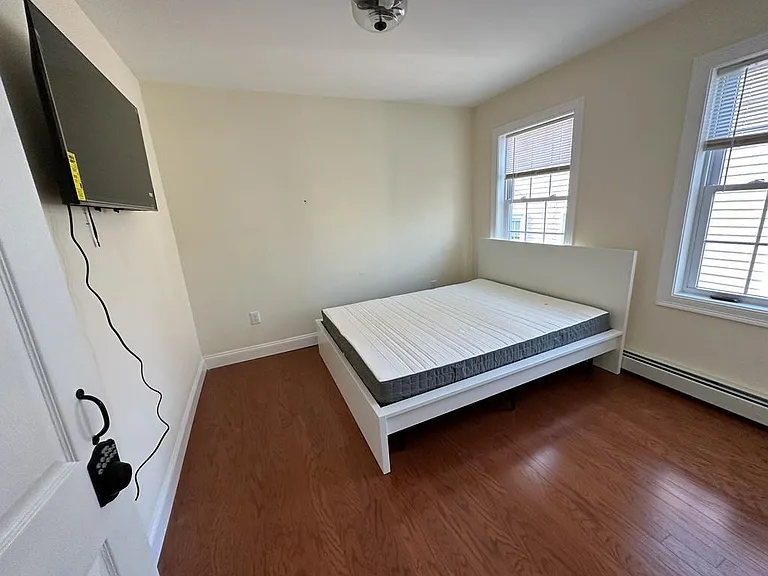 183 Jewett St #1 — Photo 5