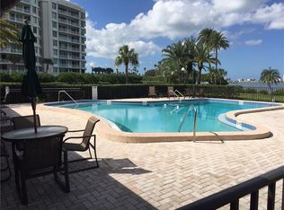 100 Oakmont Ln #107-108, Belleair, FL 33756