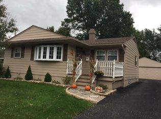 859 Moore St, Hubbard, OH 44425