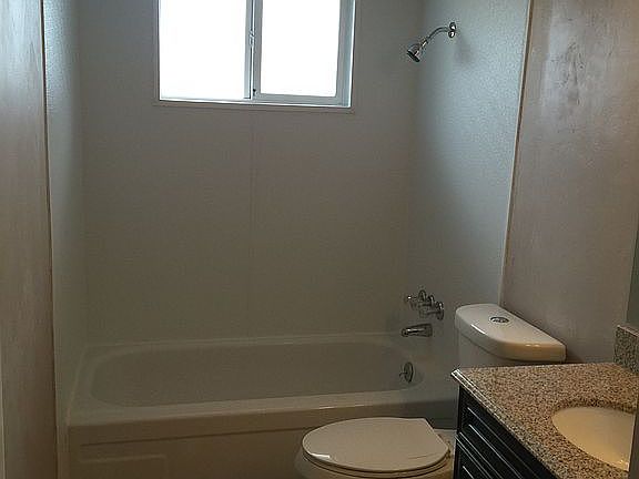 4th image of 1510 Sharon Dr