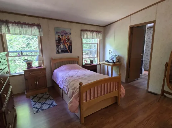 158 Costello Road, Gardiner, ME 04345