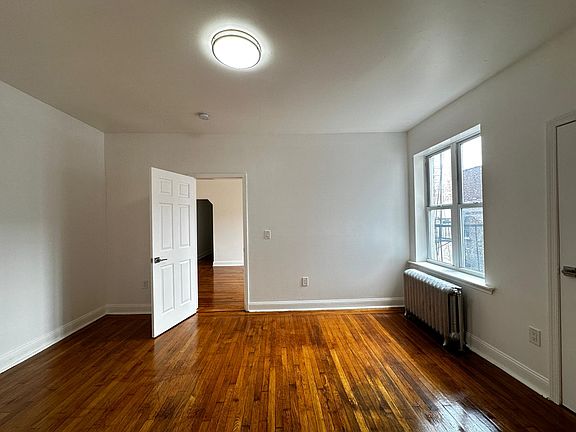 5th image of 11 Gifford Ave #57-Y