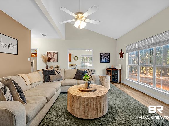 4th image of 515 Parkwood Ave