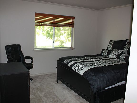 5th image of 1 Creekside Ln