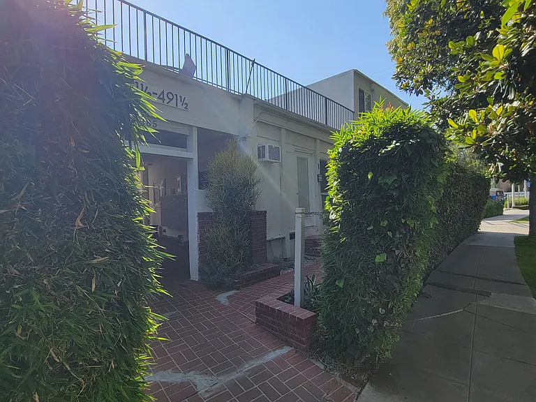473 S Roxbury Dr #3/4 — Photo 9