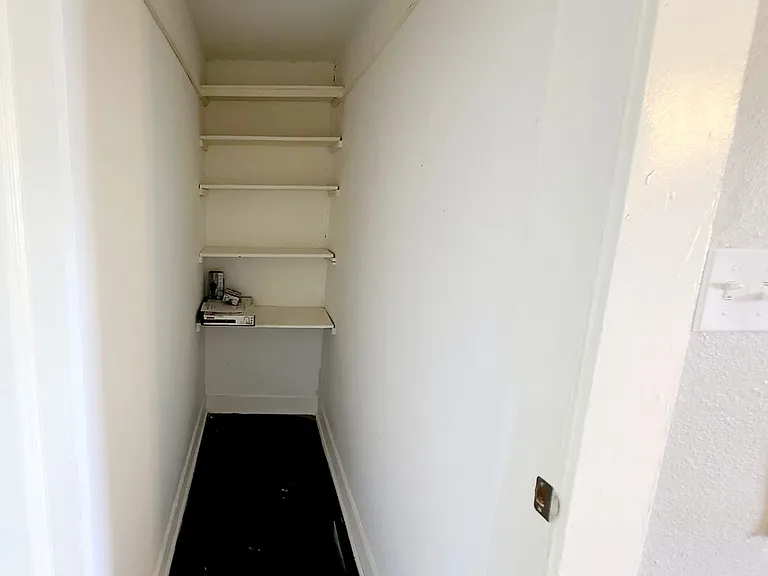 5734 Worth St — Photo 9