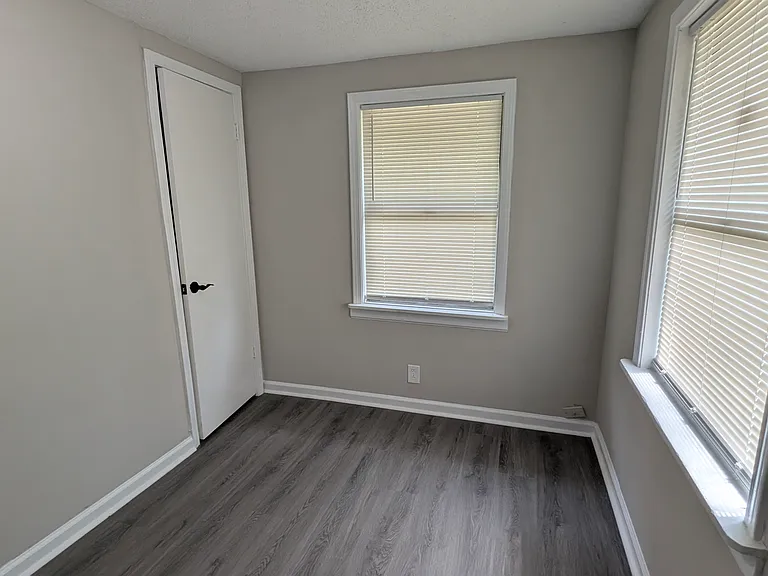 130 Margaret Dr — Photo 13