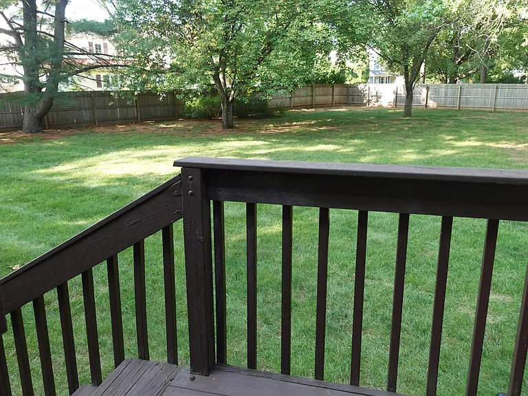 Deck & Huge Backyard