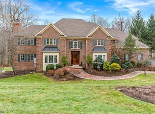 14 Chilton Rd, Chester, NJ 07930