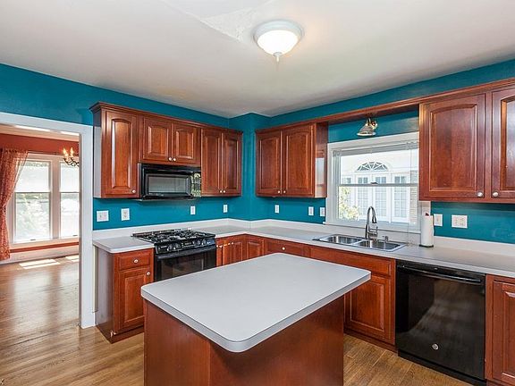 4th image of 11328 Lake Ave