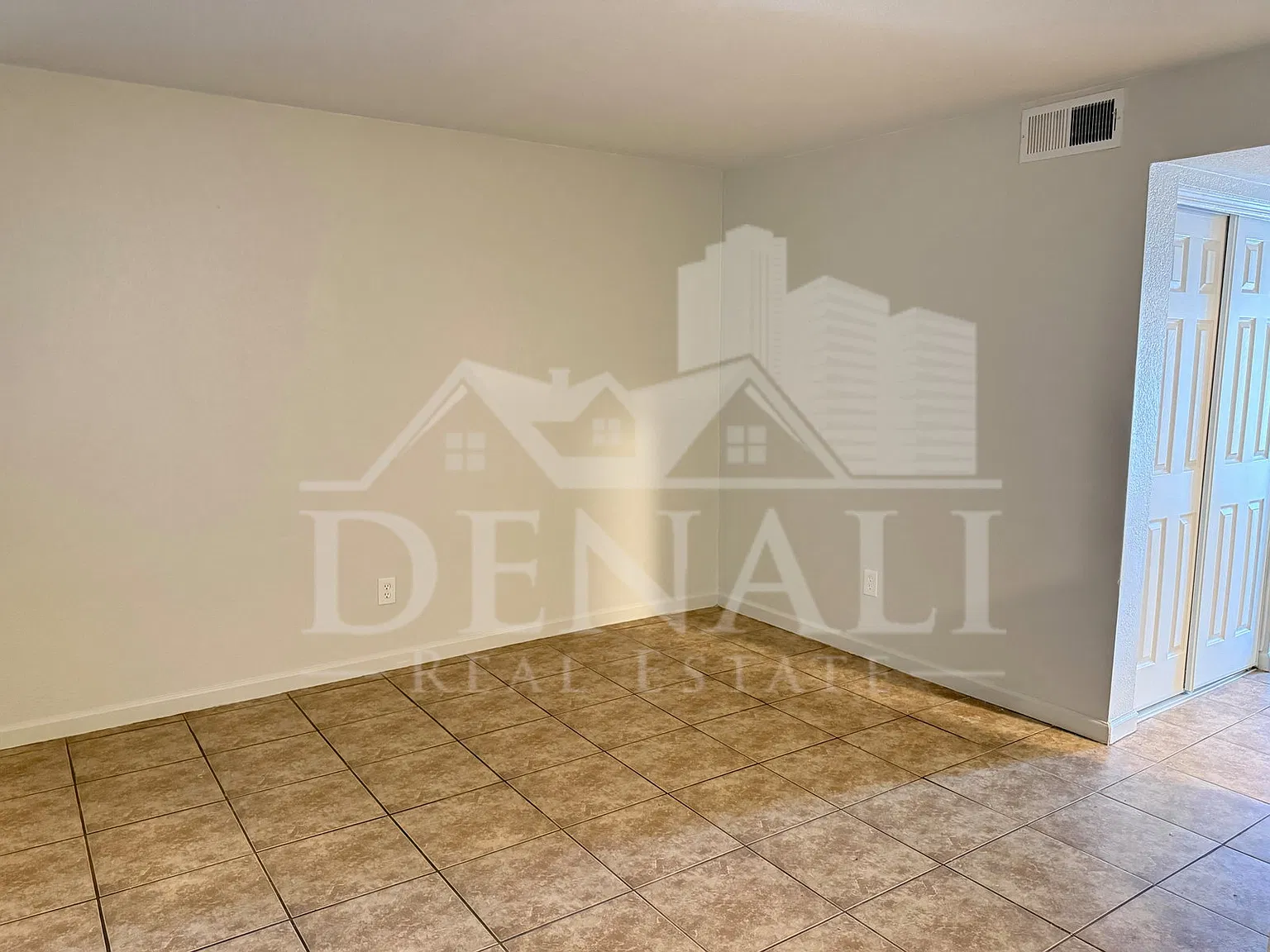 2 bed, 2.0 bath, 836 sqft, $1,095 — Photo 4