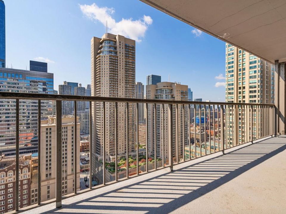 1st image of 10 E Ontario St #2050