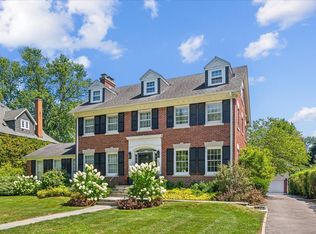 230 Oxford Rd, Kenilworth, IL 60043