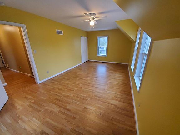 4th image of 4225 Woodlawn Ave